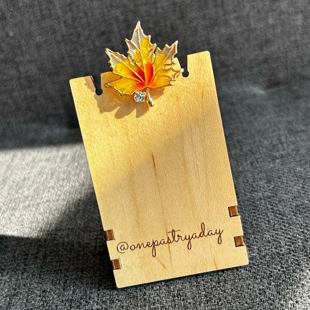 Maple Leaf Resin Pin Brooch, Orange, Yellow, Gold - Picture 15 of 17